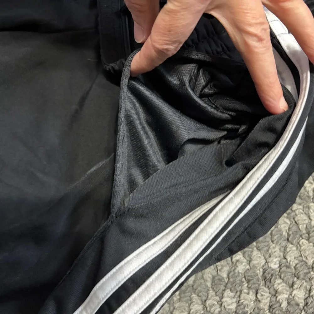 adidas classic black